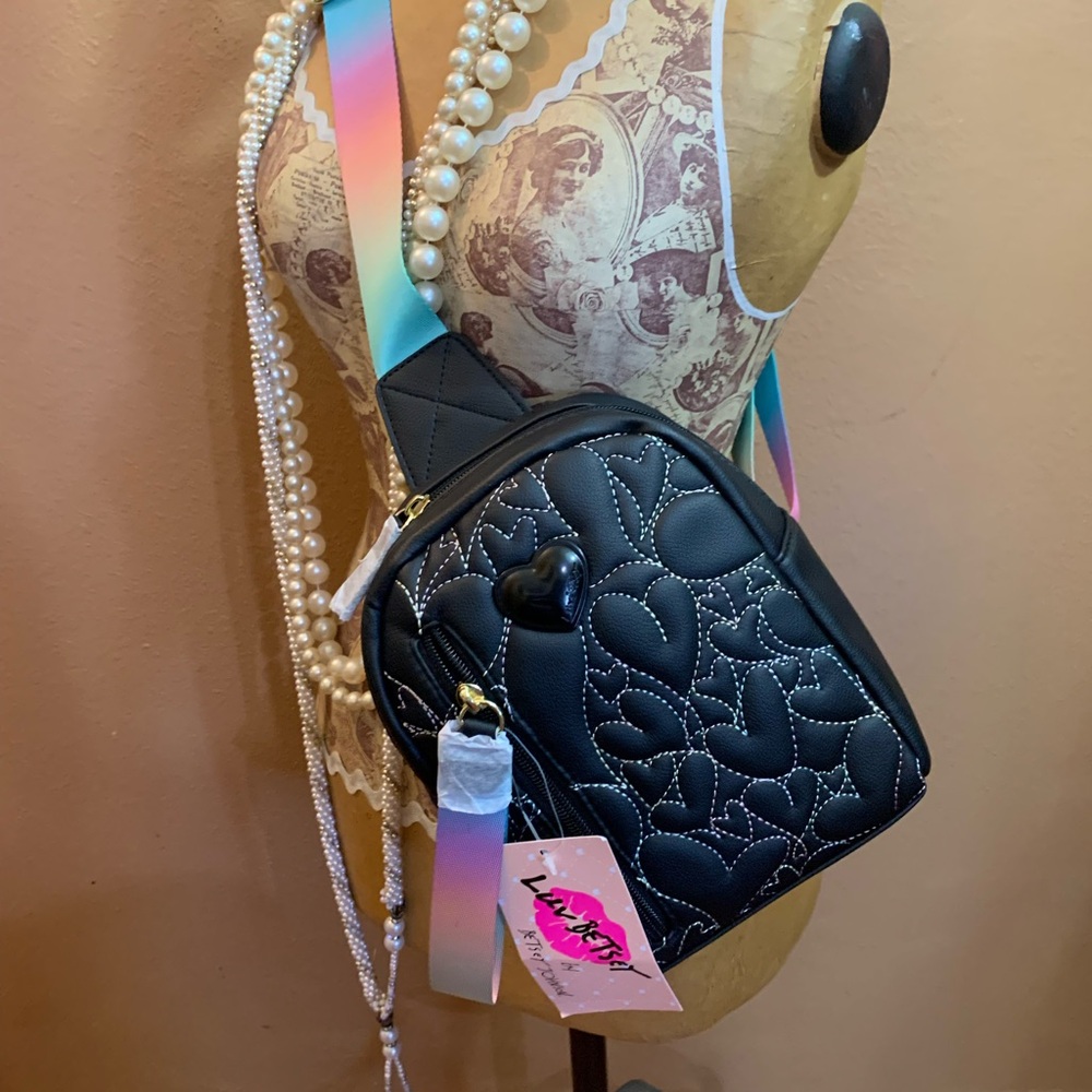 Betsey Johnson LBLEELA Rainbow Heart Sling Crossbody NWT